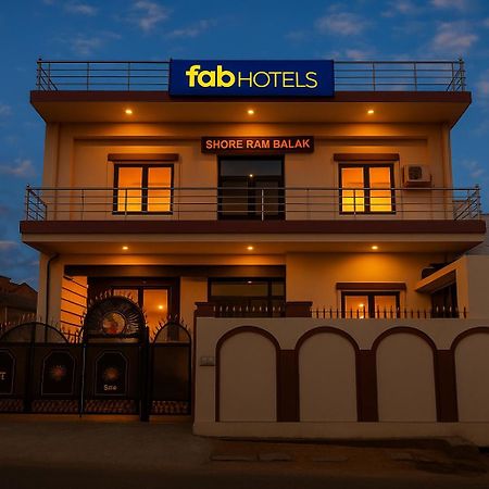 Fabexpress Awadh Inn - 400M From Shri Ram Janam Bhumi Ayodhya Exterior foto